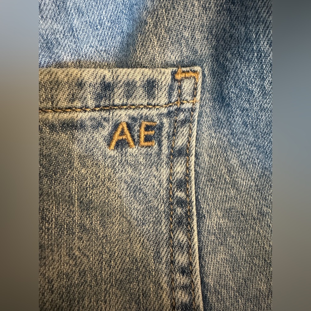 SOLD X POSTED American Eagle High Waisted Light Wash Denim Cargo - Picture 14 of 14
